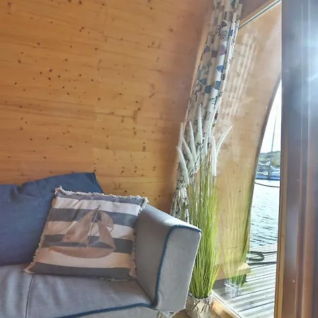 Botel Hausboot Dotterbart