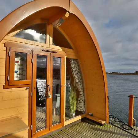 Hausboot Dotterbart Botel